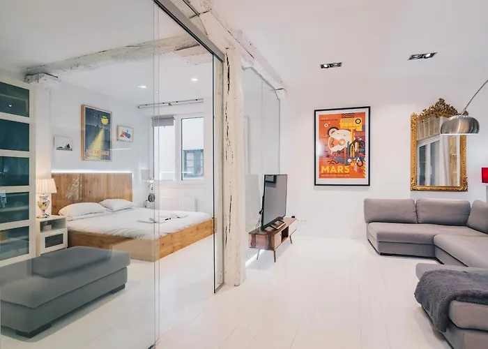 Plaza Nueva By People * بلباو